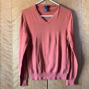 Men’s v-neck sweater